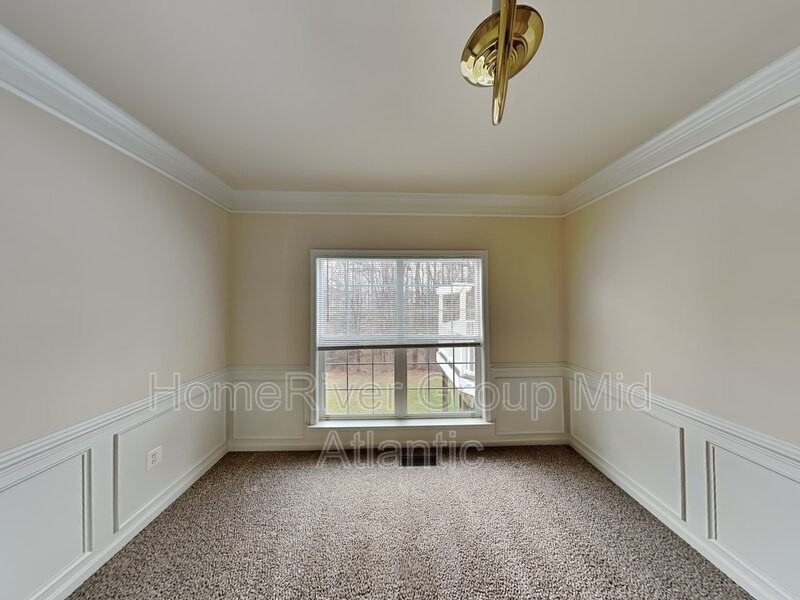 38 Neabsco Dr - Photo 3 of 27