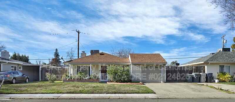 4912 63rd St - Photo 3 of 32