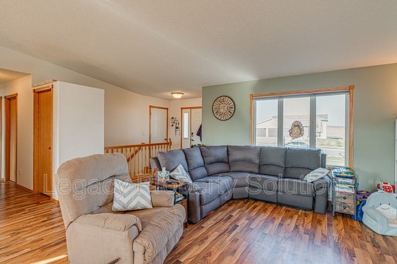 4407 Tucker Ln - Photo 3 of 16