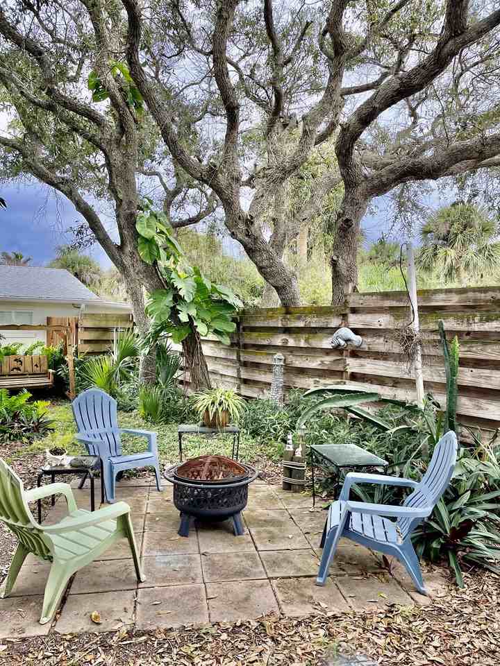 19 Palm Dr #A - Photo 2 of 26