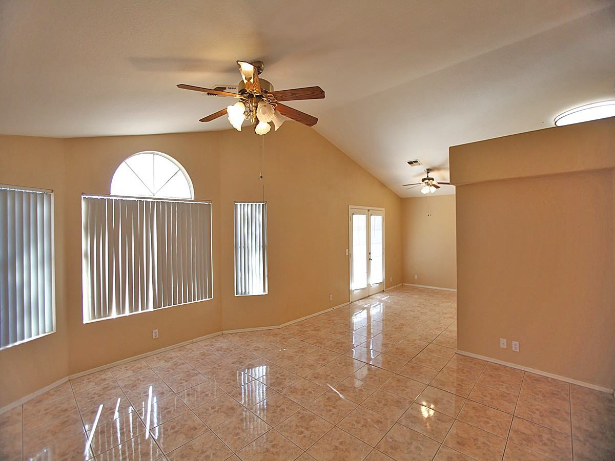 6853 W State Ave - Photo 3 of 16