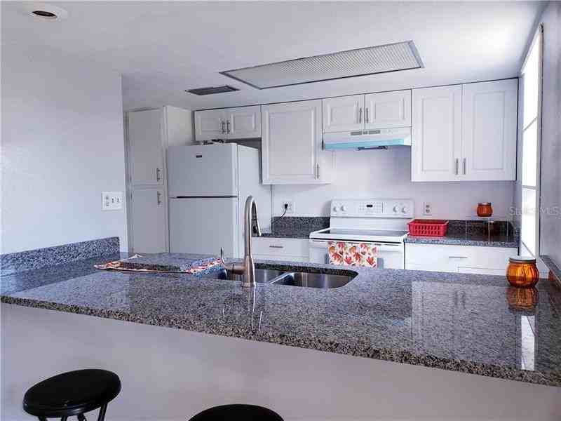 3919 Coronation Ct - Photo 2 of 8