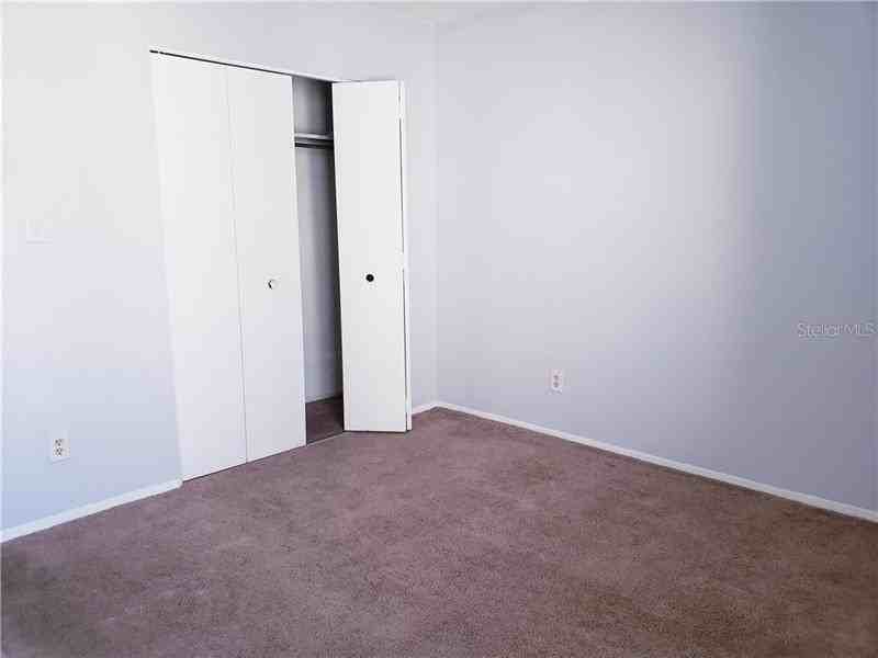 3919 Coronation Ct - Photo 4 of 8