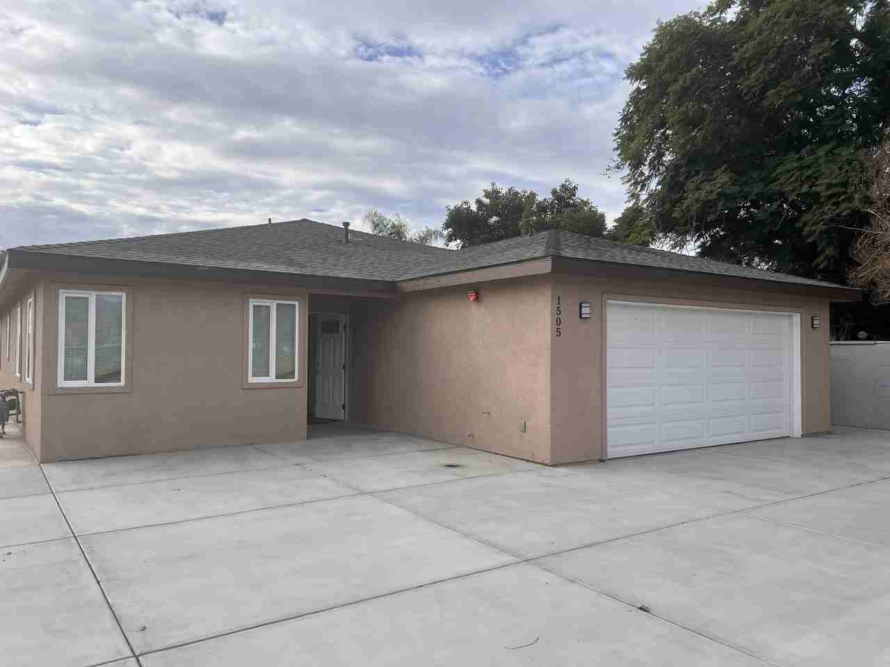 1505 W 7th St - Photo 2 of 36