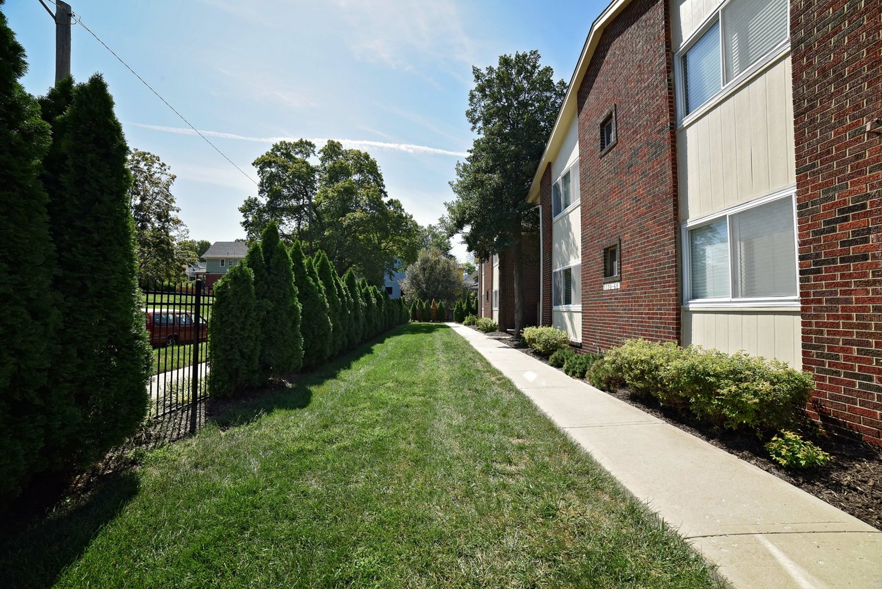 3330-3368 Charlotte St - Photo 3 of 27