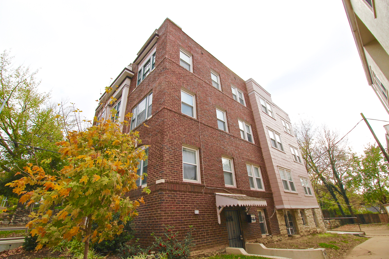 Vanderbilt Place | Beautiful Interior - Photo 4 of 23