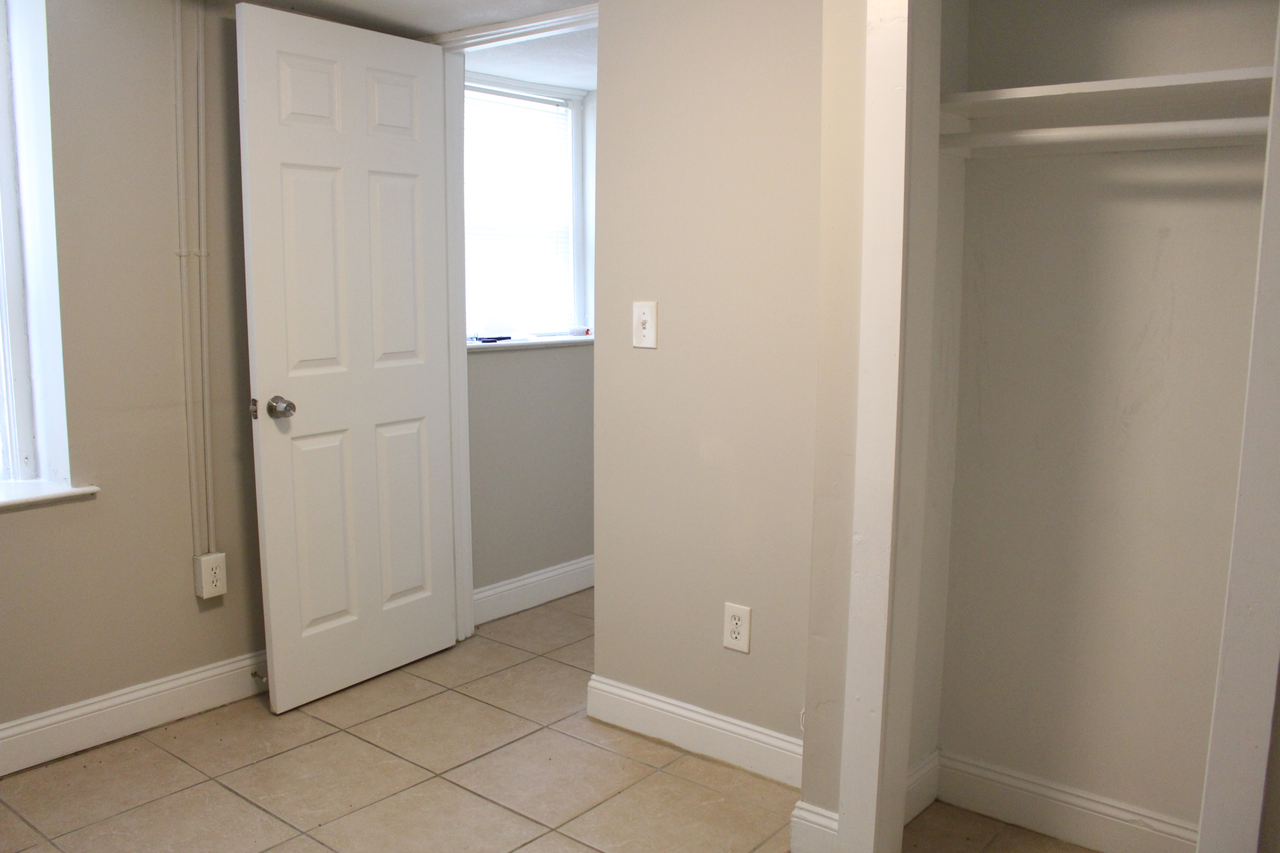 Vanderbilt Place | Beautiful Interior - Photo 6 of 23