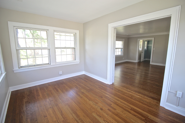 216 W 51st Terrace - Photo 6 of 49