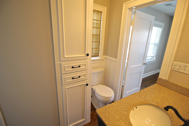 216 W 51st Terrace - Photo 5 of 49