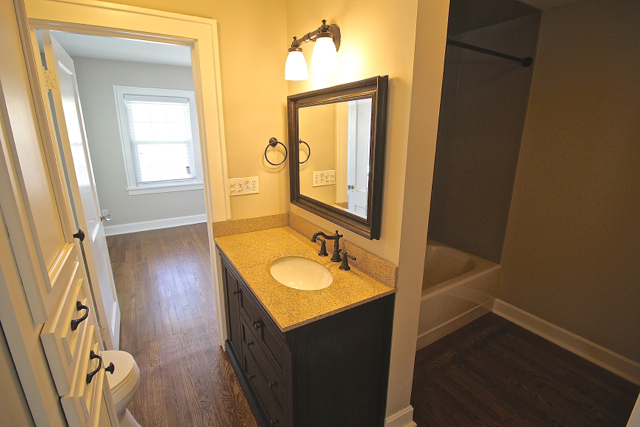 216 W 51st Terrace - Photo 4 of 49