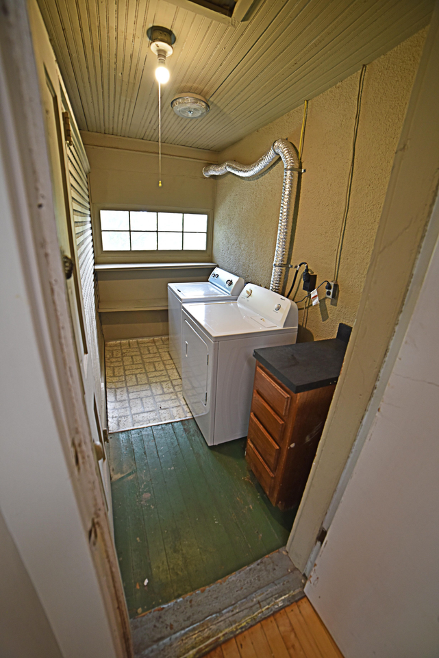 3621-3623 Central | Beautiful Wood Finishings - Photo 6 of 15