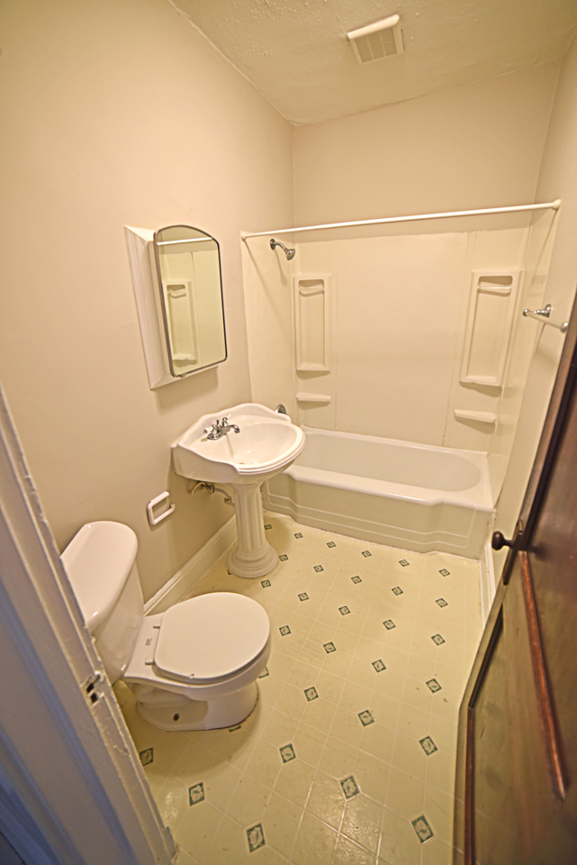 3621-3623 Central | Beautiful Wood Finishings - Photo 7 of 15