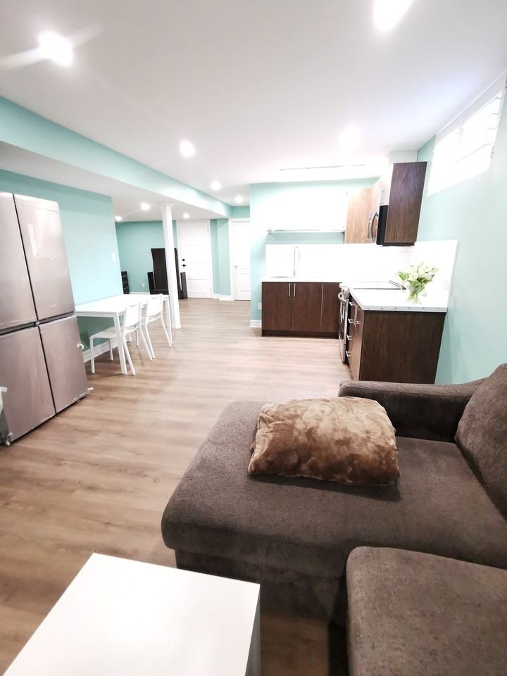 28 Harvester Crescent - Photo 3 of 10