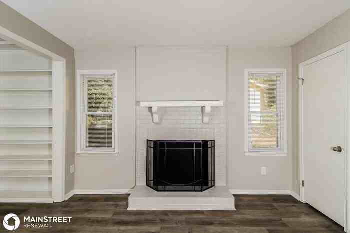 5106 Amberhill Dr - Photo 3 of 16