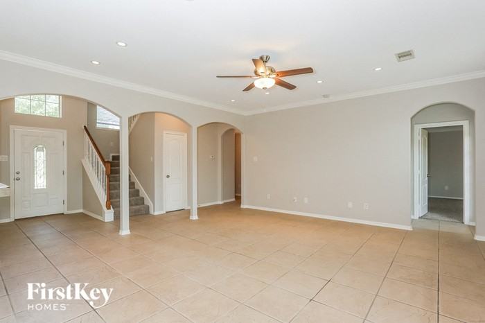 18418 Polo Meadow Dr - Photo 3 of 15