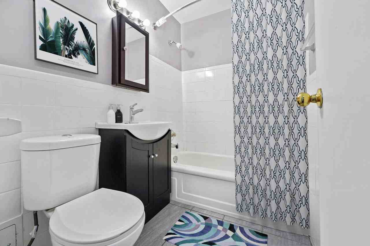 Springhurst - Photo 4 of 7