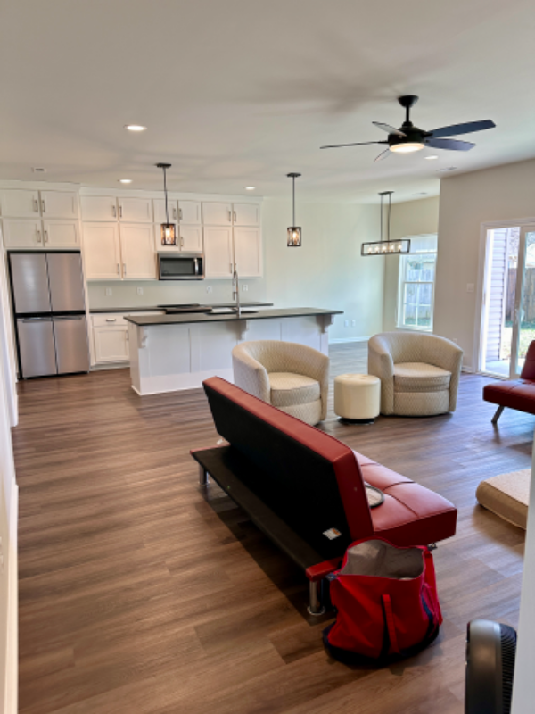 1100 Kinsey Dr Se - Photo 4 of 24