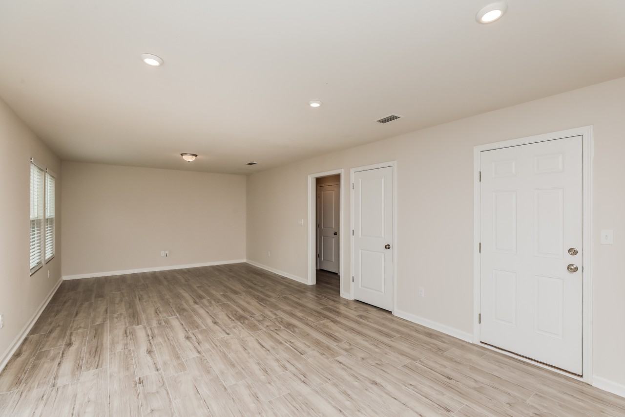 6220 6220 Travelers Rest Ct - Photo 5 of 19