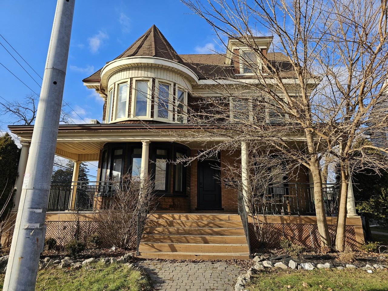 1 Welland Ave - Photo 2 of 2