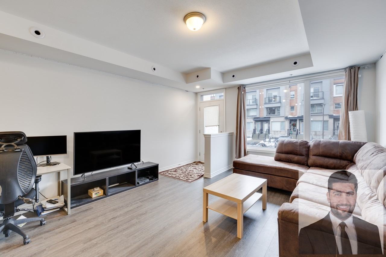 637 Makwa Private - Photo 3 of 12