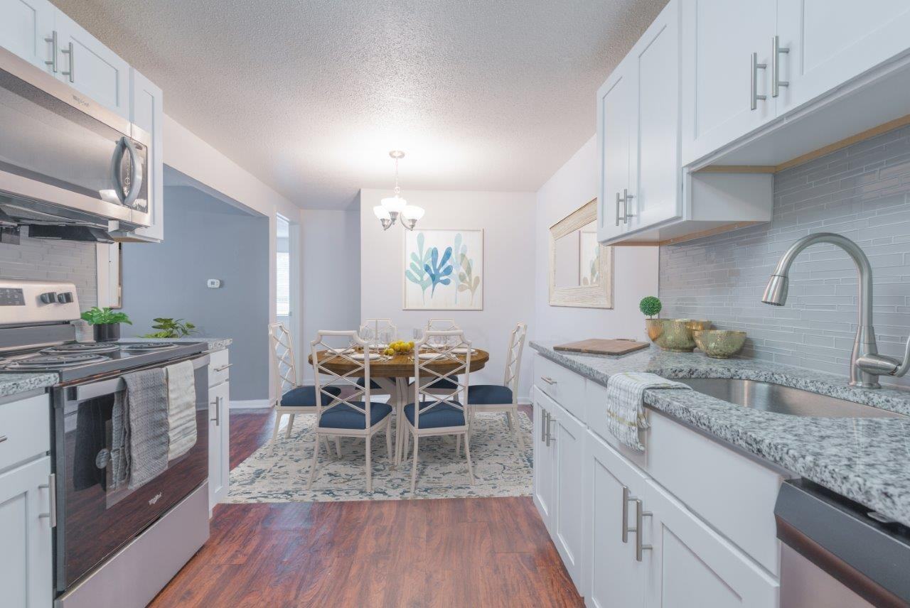 Kings Court Manor Apartment Homes - Photo 3 of 18