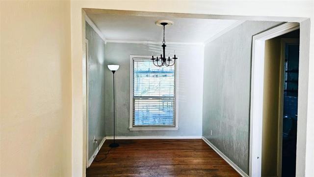 5847 Wofford Ave - Photo 3 of 8