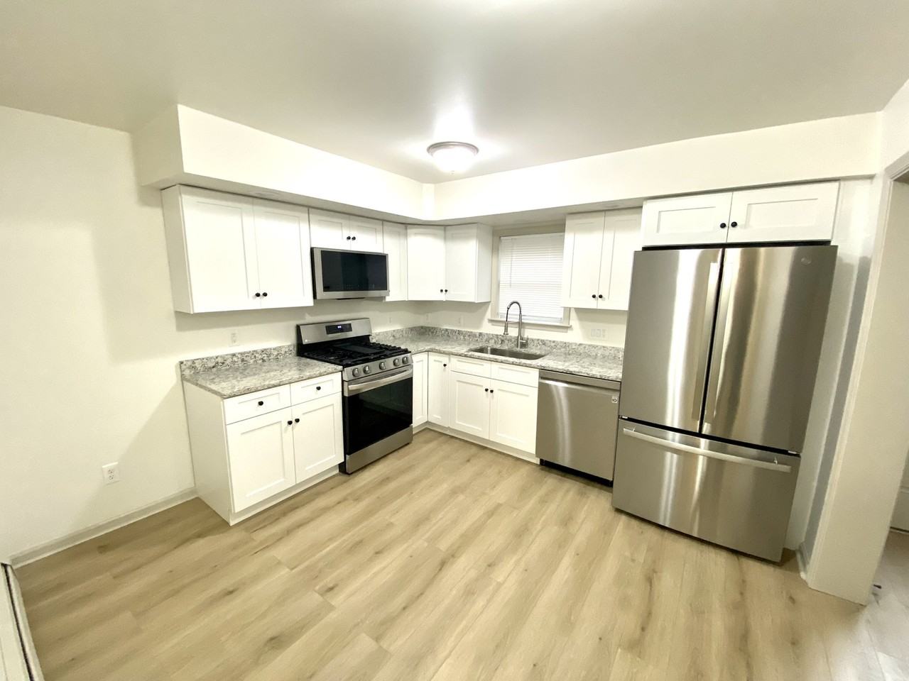 2593 Washington St - Photo 4 of 23