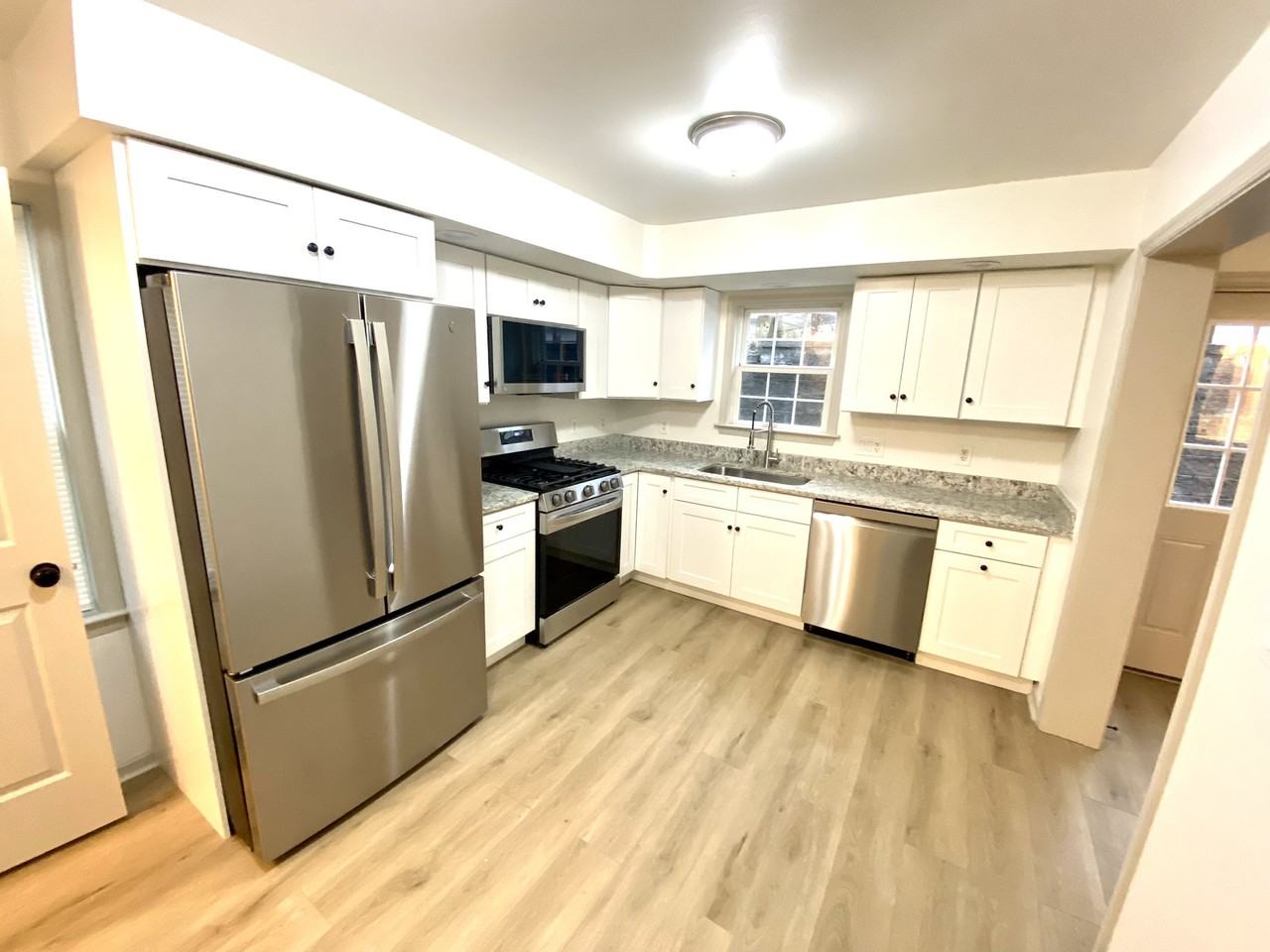 2595 Washington St - Photo 2 of 21