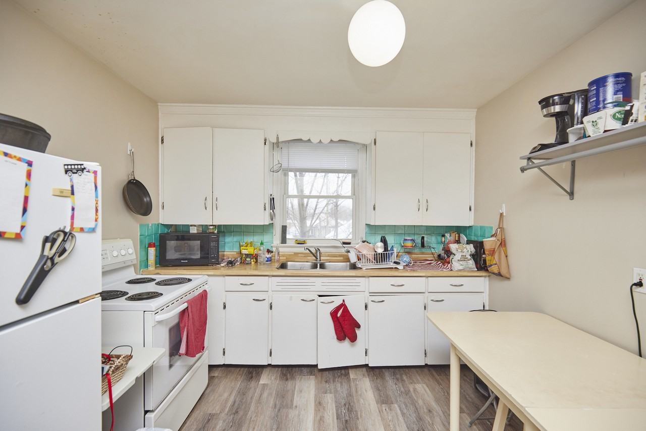 56 Marlborough Ave Uppr - Photo 2 of 7