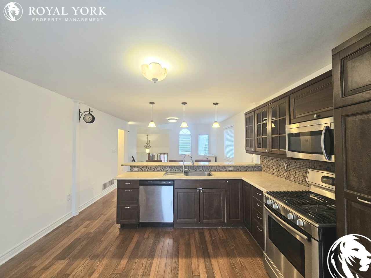 40 Dunsmore Lane - Photo 3 of 37