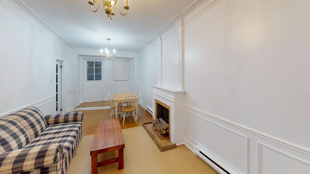 52 Grenfell Ave Bsmt BS, St. John's, NL A1C 3E2 1 Bedroom House for