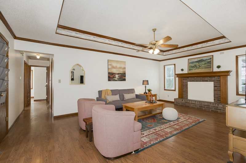 548 Ne Summit Dr - Photo 3 of 11