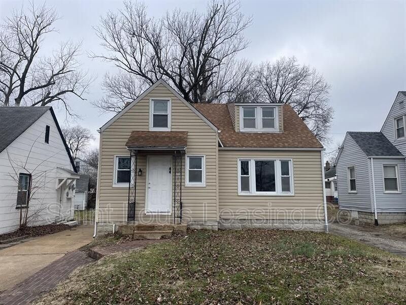 11921 Larimore Rd - Photo 2 of 42