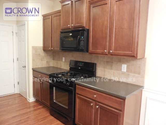 3379 Thornbridge Dr - Photo 3 of 15