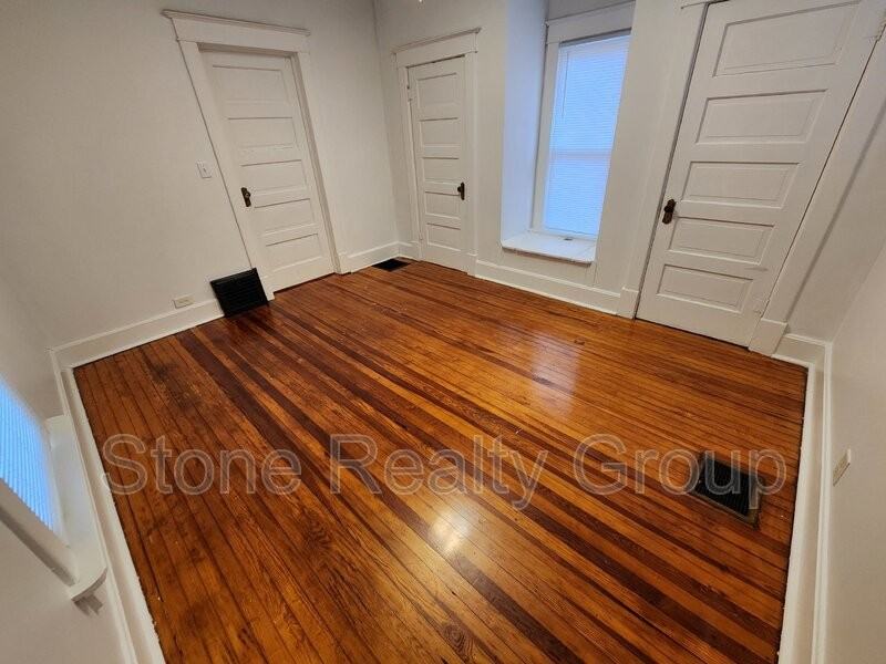 1319 S 4th St - Photo 5 of 11