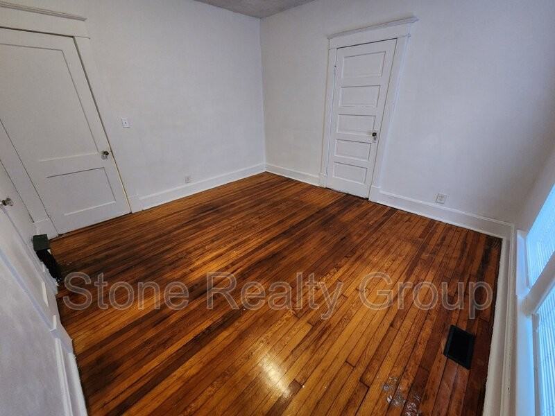 1319 S 4th St - Photo 6 of 11