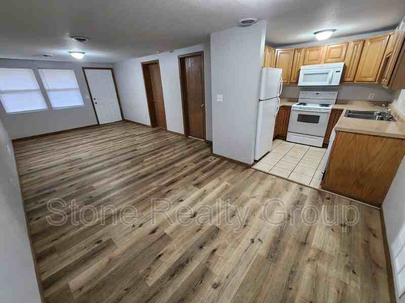 1850 N 6th 1/2 St #H - Photo 3 of 9