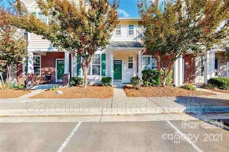 924 Azurine Cir - Photo 3 of 26