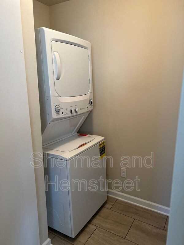 608 Joiner Cir #608 - Photo 7 of 10