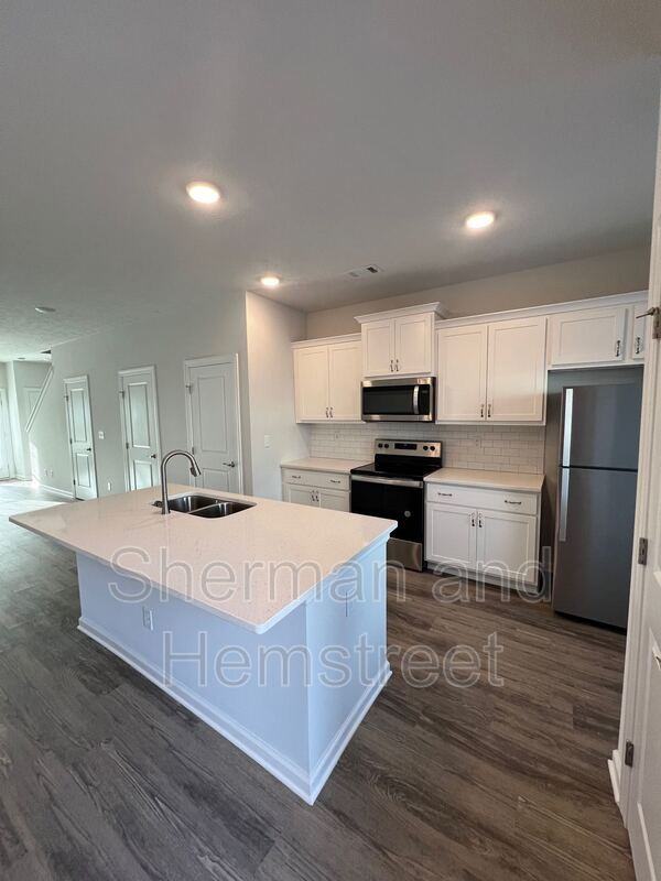 5006 Mimosa Dr - Photo 3 of 14