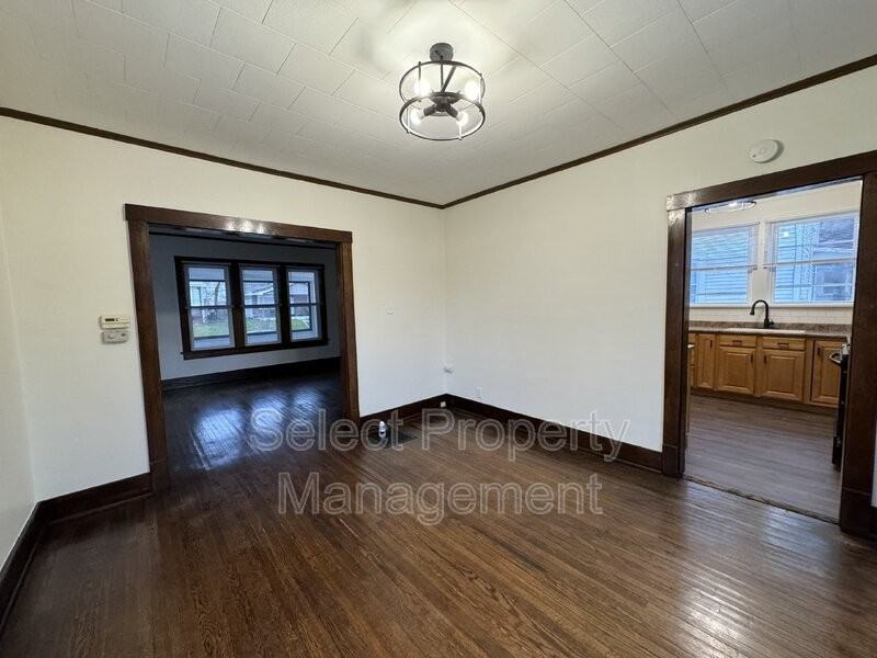 3008 Webster St - Photo 7 of 22