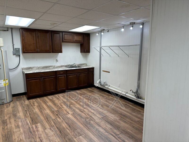 101 S Broadway St - Photo 3 of 8
