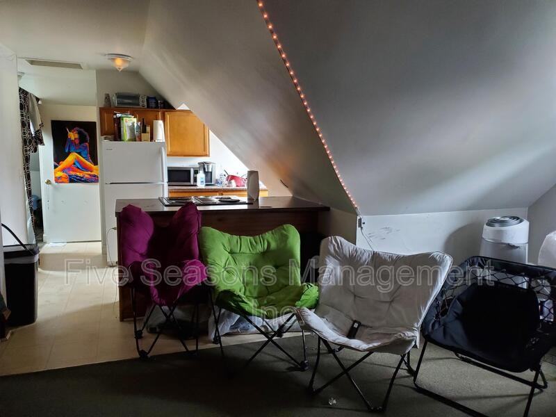 134 Buell St - Photo 7 of 13