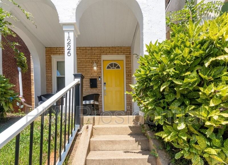1226 Wallace St - Photo 2 of 22