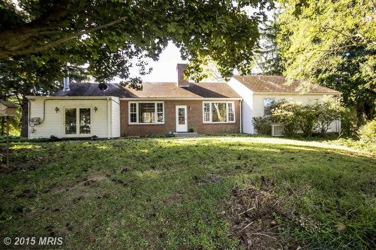 15128 Wheeler Ln - Photo 2 of 26