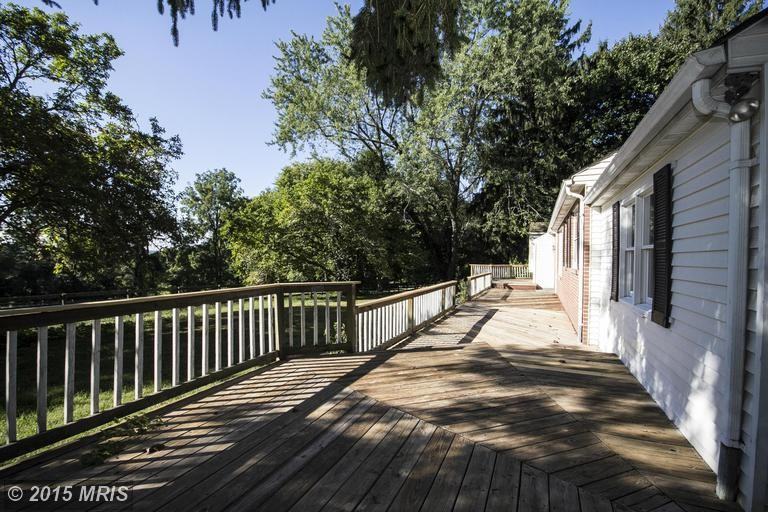 15128 Wheeler Ln - Photo 3 of 26