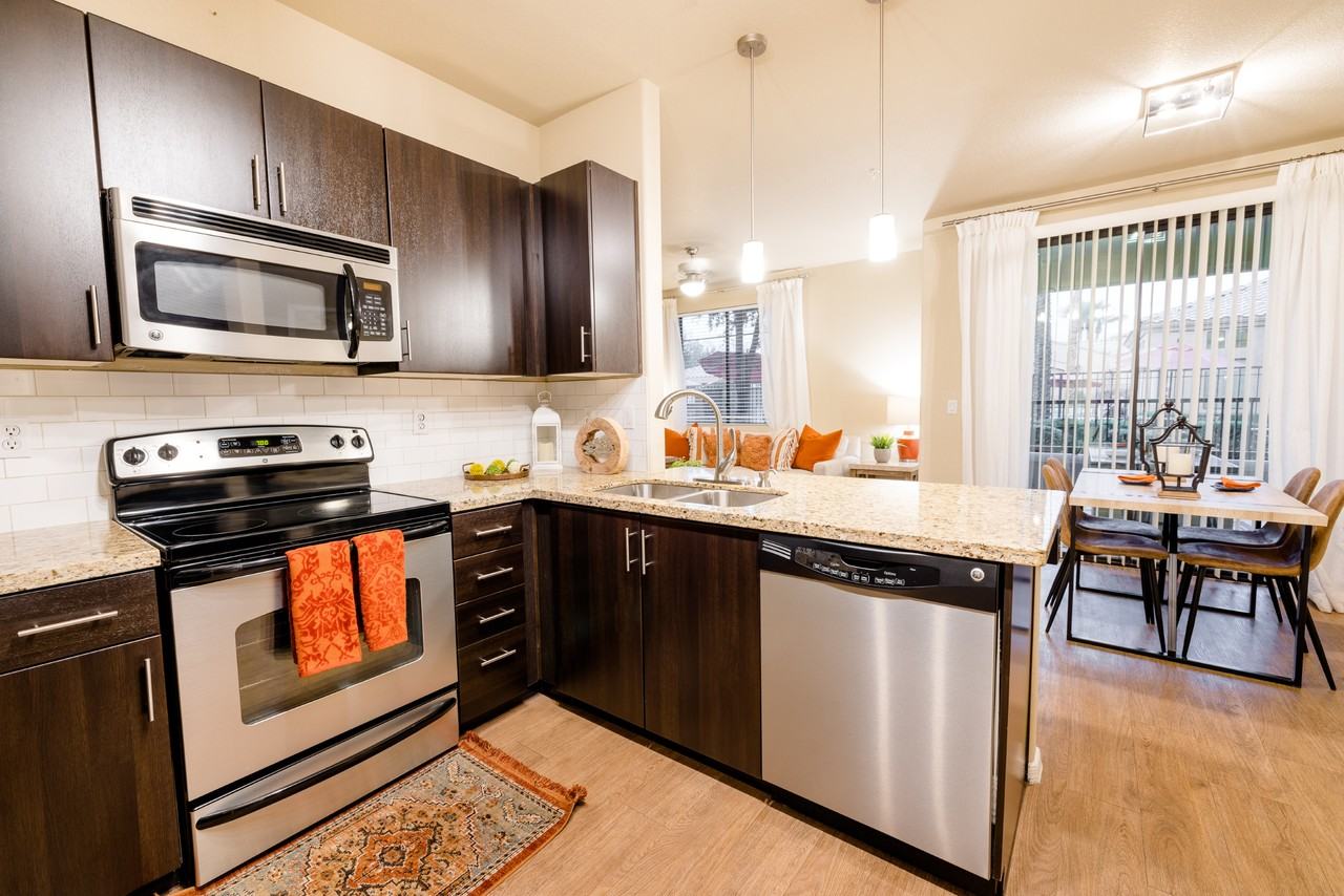 Liv Avenida - Photo 7 of 27