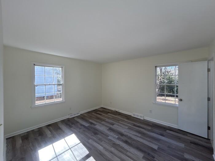 7010 Marlbrook Dr - Photo 2 of 11