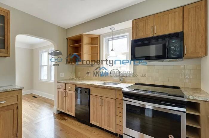 5638 Wentworth Ave - Photo 3 of 17