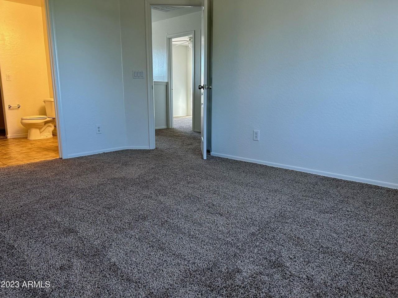 7032 W Lincoln St #1 - Photo 5 of 6